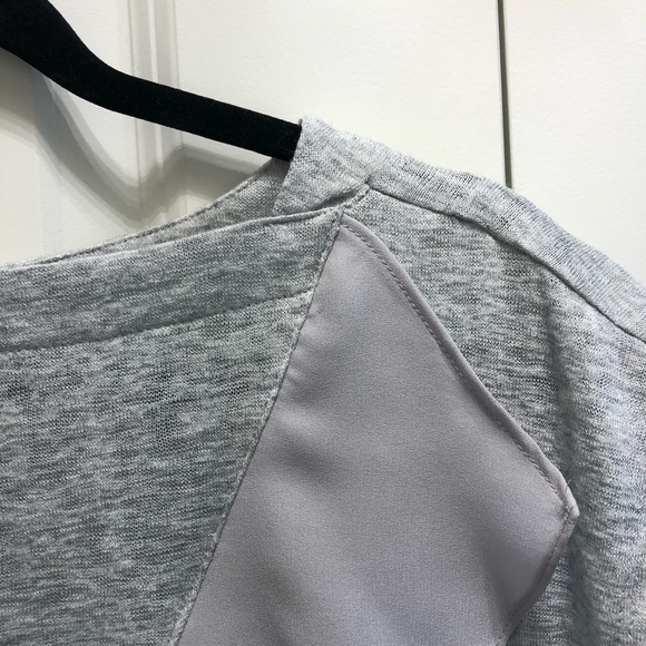 BANANA REPUBLIC Gray Soft Knit Top - Picture 2 of 9